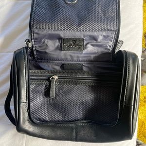 NWOT Osgoode Marley Black Cowhide Leather Hanging Travel Bag